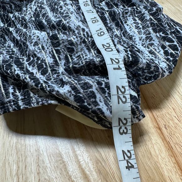 Miraclesuit NWOT Chevron Python Siren One Piece Swimsuit Size 10 Underwire Bra - Picture 9 of 9